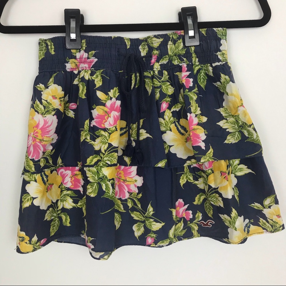 Hollister mini skirt Floral Ruffle small